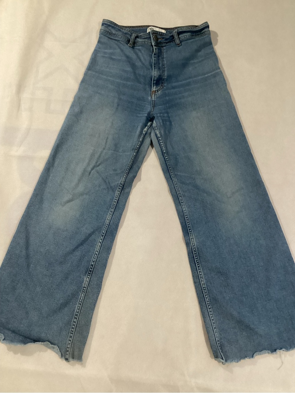 Zara Light Blue Denim Jeans with Contrast Stitching signs use size 8 6/7